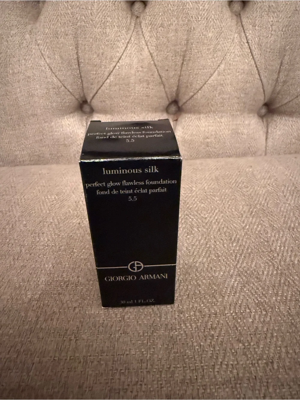 Giorgio Armani Luminous Silk Foundation Box - Black Packaging